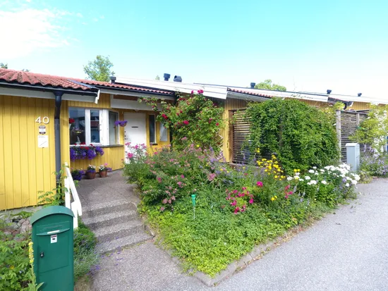 Radhus, Marsgränd 40, Sollentuna-Tureberg, Sollentuna