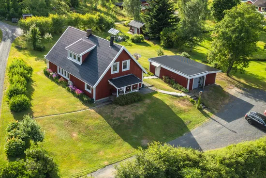Villa, Backalund Ekbacken, Lantligt utanför Valla, Katrineholm