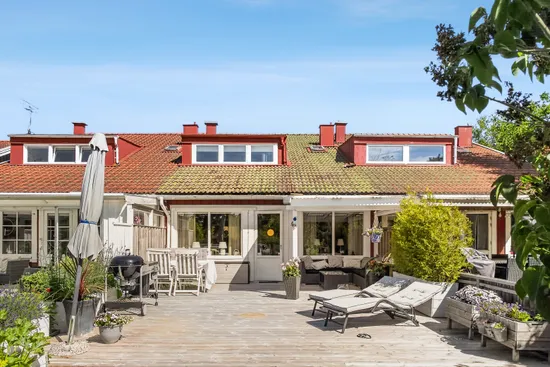 Radhus, Västra Söbacken 77, Stenungsund