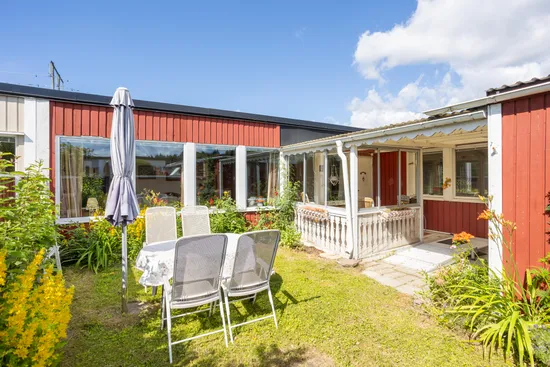 Radhus, Plåtverksgatan 17, Bäckby, Västerås