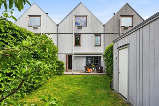 Radhus, Hagtorpsvägen 21, Lindbacken, Uppsala