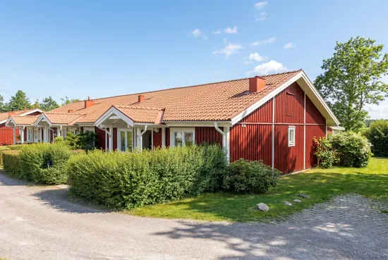 Radhus, Midvintergatan 40, Skultuna, Västerås