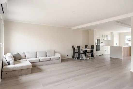 Villa, Lomvägen 213, Kärrdal, Sollentuna