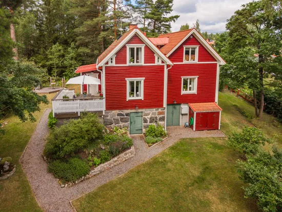 Villa, Hultvägen 28, Hagbyhöjden, Österåker