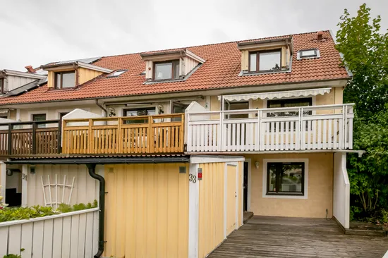 Radhus, Altvägen 33, Skogås, Huddinge