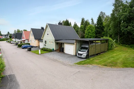 Radhus, Rönngatan 33, Hälletorp, Härnösand