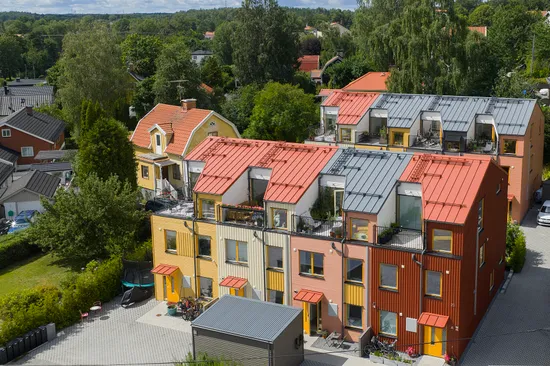 Radhus, Stationsvägen 21B, Centrala Stuvsta, Huddinge
