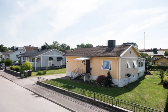 Villa, Lindvägen 6, Köping