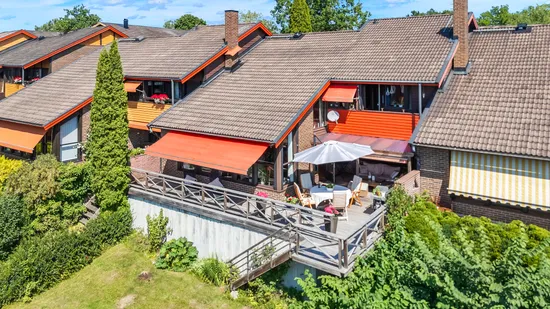Radhus, Bernsborgsstigen 12, Blåsbo, Västerås