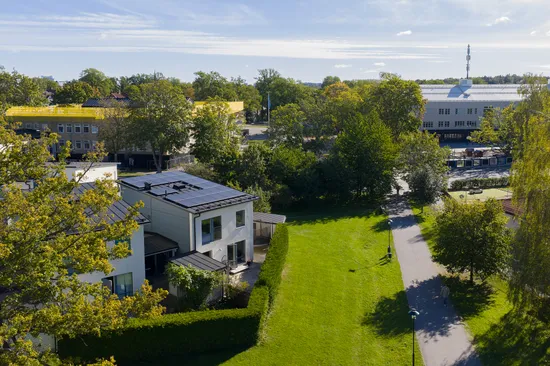 Radhus, Glasbjörksvägen 11, Älvsjö - Långbro Park, Stockholm