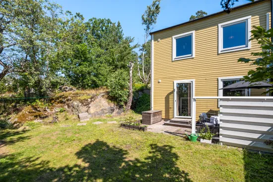 Radhus, Glädjegången 42, Trollbäcken, Tyresö