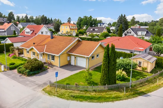 Villa, Planvägen 30, Jakobsberg, Järfälla