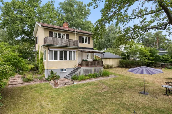 Villa, Slottsvägen 88, Näsbypark Sjösidan, Täby