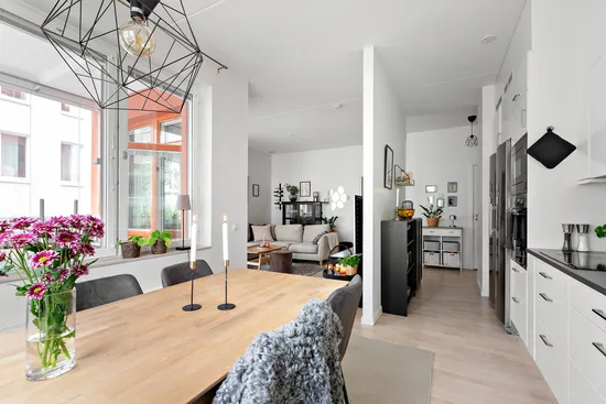 Bostadsrätt, Kokillbacken 1, entréplan, Kungsängen centrum, Upplands-Bro