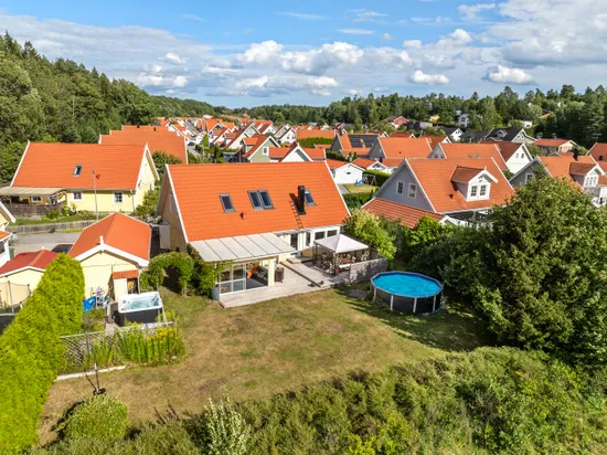 Villa, Vreta gårds väg 76, Tumba - Vretarna, Botkyrka