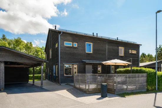 Radhus, Sandviksvägen 18B, Norrboda, Upplands-Bro