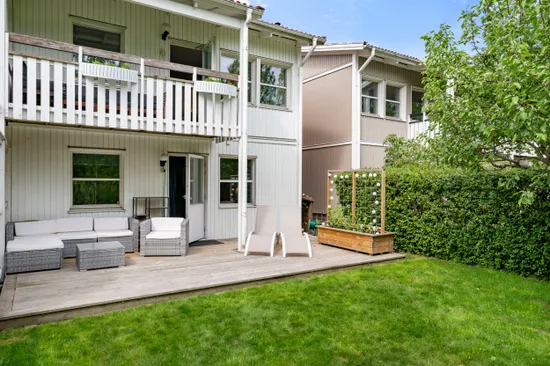 Radhus, Travslingan 45, Visinge, Täby