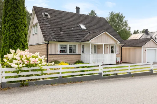 Villa, Ugglevägen 12, Skäcklinge, Botkyrka