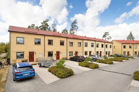 Radhus, Snömolnsvägen 23, Fullerö Hage, Uppsala