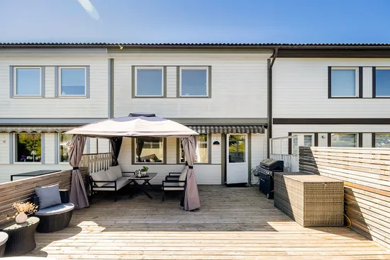 Radhus, Trumpetvägen 70, Viksjö, Järfälla