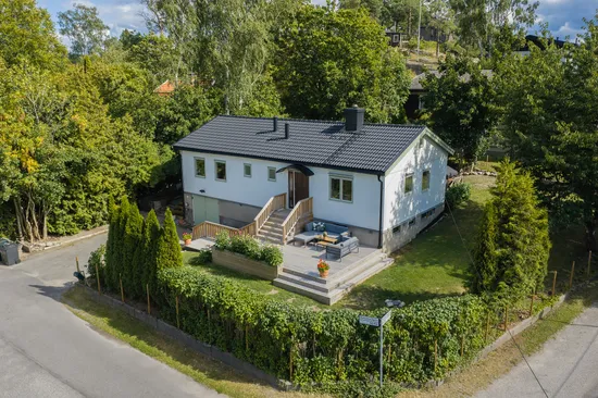 Villa, Rotnäsvägen 52, Huddinge - sjönära intill Trehörningen, Huddinge