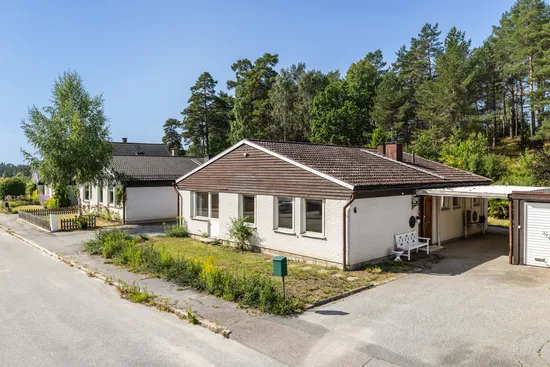Radhus, Hällsbovägen 6, Sigtuna - Hällsbo, Sigtuna