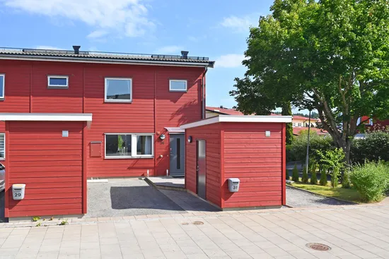 Radhus, Diakonvägen 31, Prästgårdsmarken/Prästhagen, Upplands Väsby