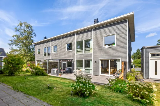 Radhus, Torparfars väg 8D, Vinsta, Stockholm