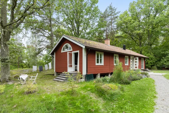 Fritidshus, Oppeby Väsby ekbacken, Kisa, Kinda