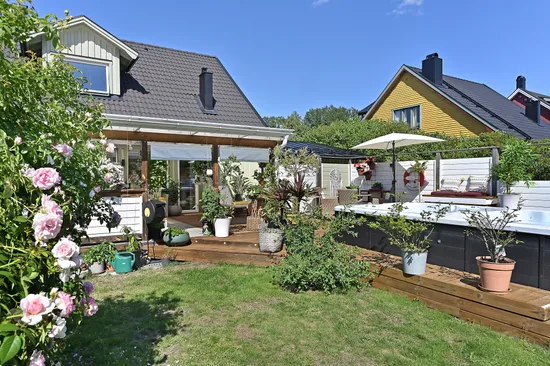Radhus, Harvägen 10, Närlunda, Ekerö