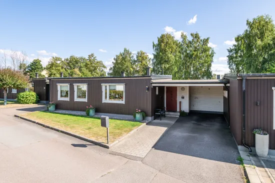 Radhus, Herrbergavägen 7, Mjölby
