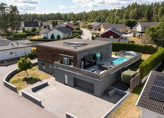 Villa, Morängatan 11, Ullvibackar, Köping