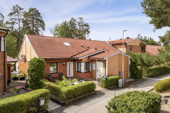 Radhus, Skogsmyragatan 36, Gånsta, Enköping