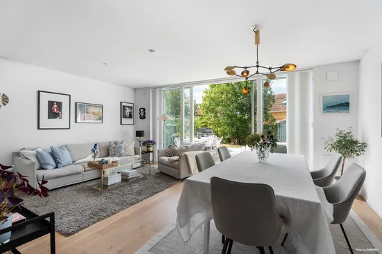 Radhus, Vasavägen 21b, Täby Kyrkby, Täby