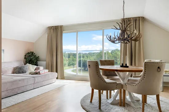 Bostadsrätt, Kaggeholm 14, högst upp!, Helgö / Kaggeholms Slottsby, Ekerö