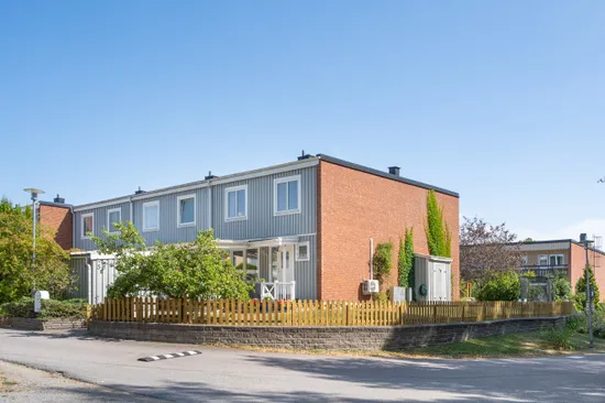 Radhus, Vallbyvägen 56E, Stadsskogen, Strängnäs