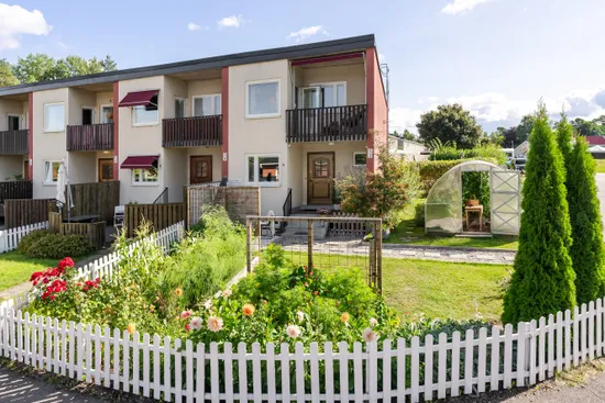 Radhus, Nyponvägen 3J, Fridhem, Gävle