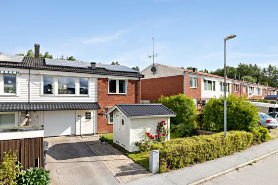 Radhus, Hällsbovägen 49, Sigtuna - Hällsbo, Sigtuna