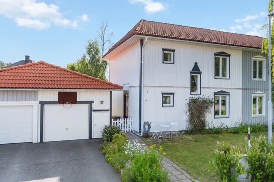 Radhus, Karlsbergsvägen 8, Sidsjö, Sundsvall