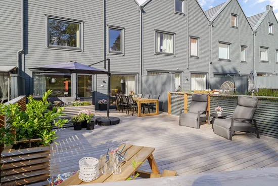 Radhus, Krickaslingan 12, Wijk Oppgård, Upplands Väsby