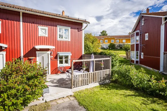 Radhus, Lysekilsvägen 102, Granloholm, Sundsvall