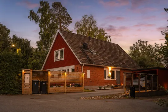 Villa, Källvägen 16, Vallabrink, Täby