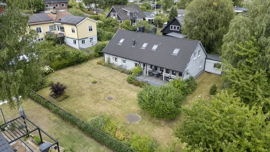 Villa, Ellahagsvägen 18A, Ella Park, Täby