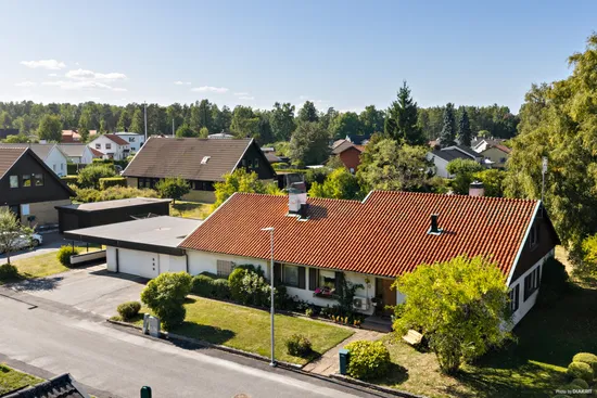 Villa, Högamovägen 10 samt 12, Brickeberg, Örebro