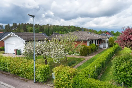 Villa, Bollgatan 5, Ullvibackar, Köping