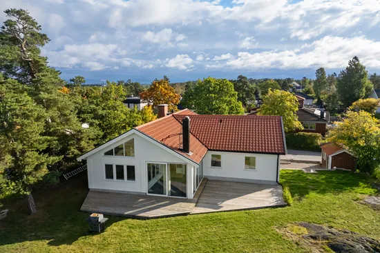 Villa, Bromsvägen 14, Nacka