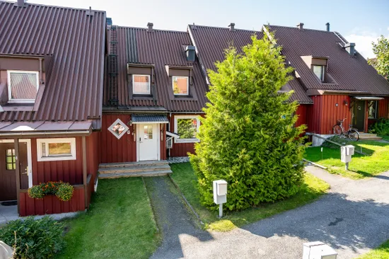 Radhus, Furuvägen 56, Hälletorp, Härnösand