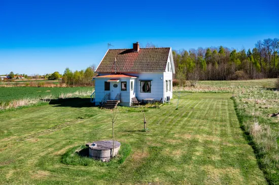 Villa,  Kyrketorp 7, Bitterna, Vara