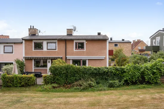Radhus, Attungsgatan 18, Eneby, Norrköping