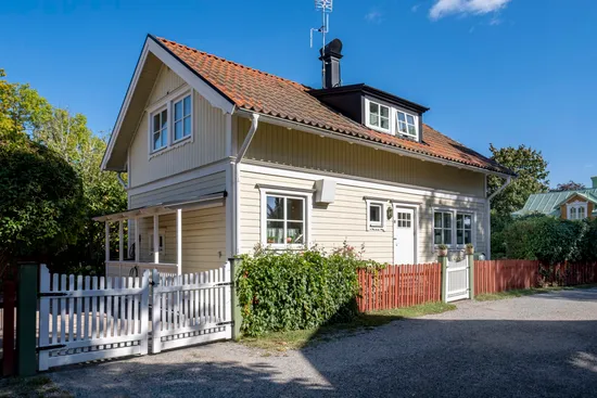 Villa, Cronhamns gata 10, Stadskärnan i Vaxholm, Vaxholm